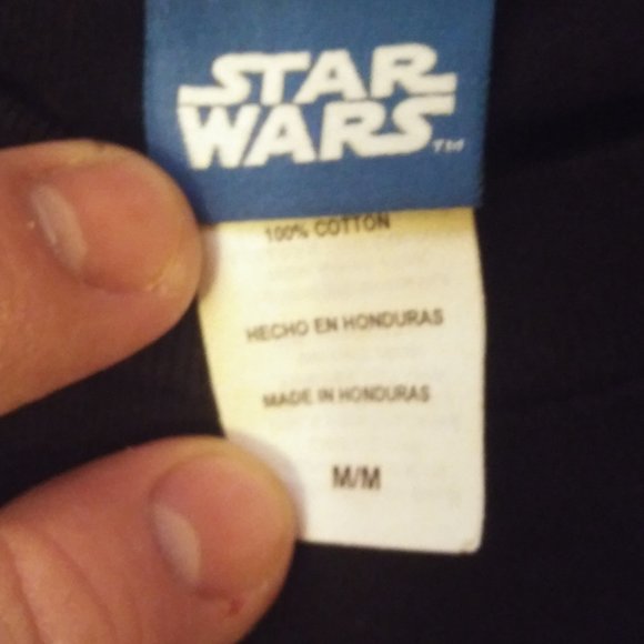 Star Wars Darth Vader Helmet T-Shirt (Size Medium) NEW - Picture 2 of 2